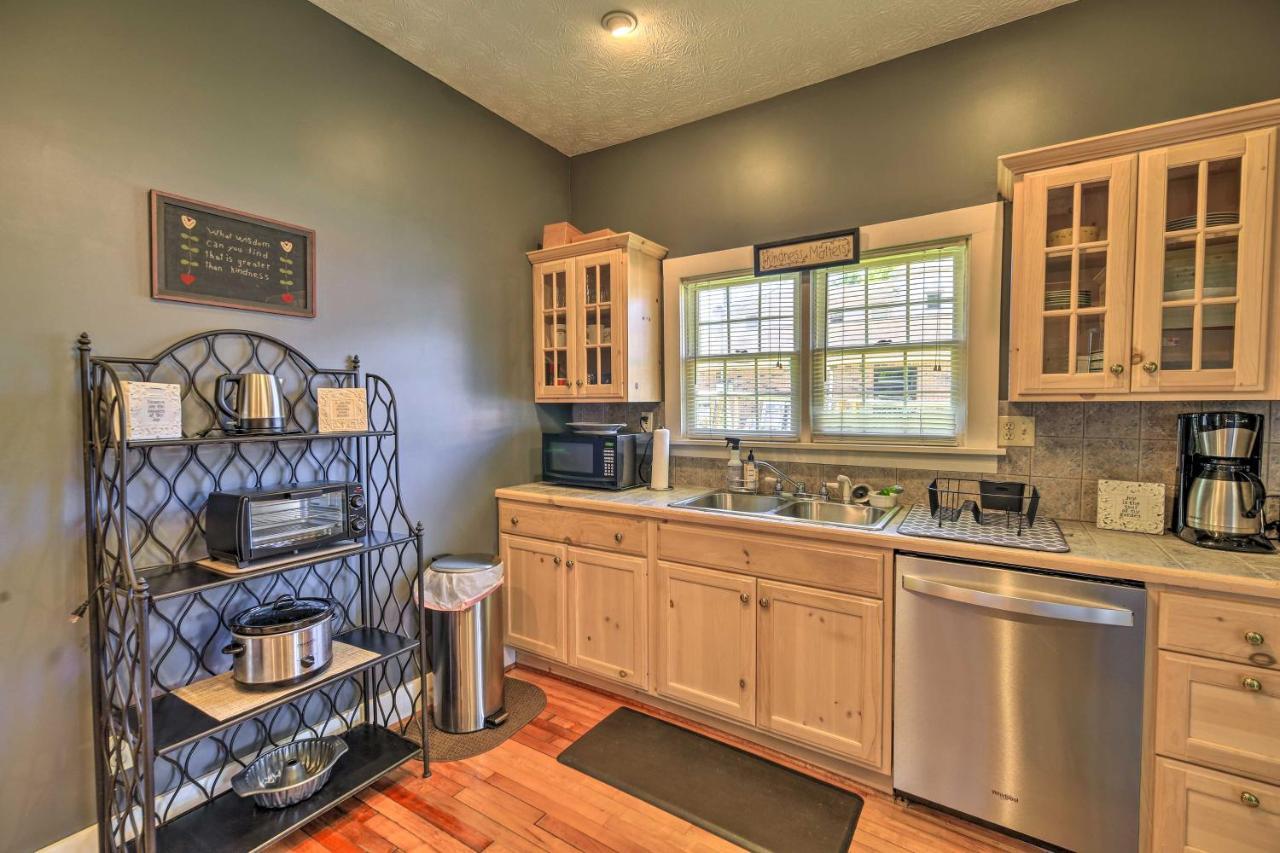 Cozy Damascus Cottage With Porch And Trail Access! Luaran gambar